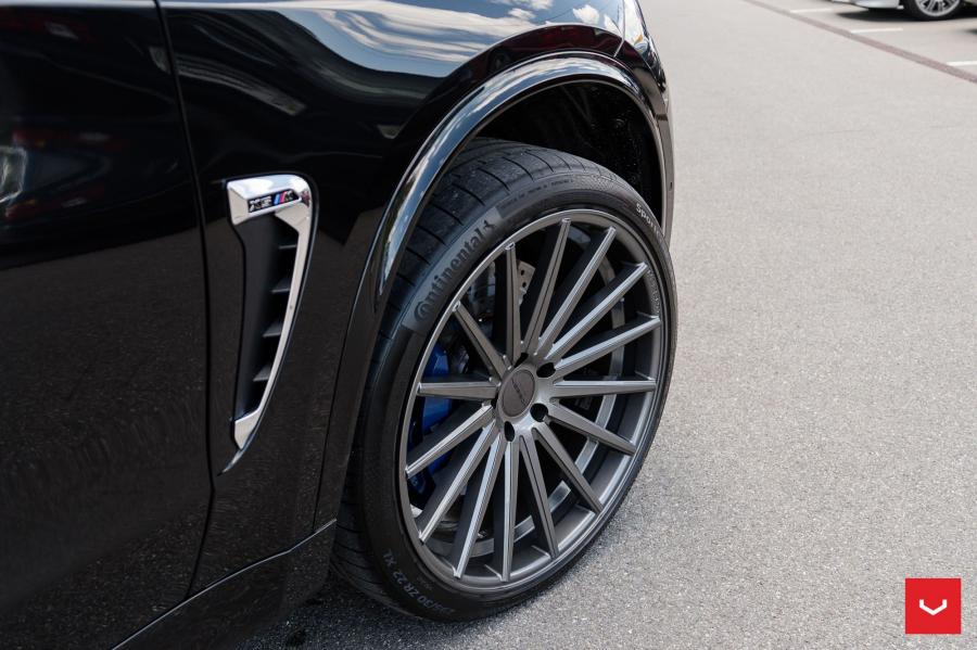 Детали экстерьера BMW X5 on Vossen Wheels (VFS2) 2017 года  (фото 4 из 23)